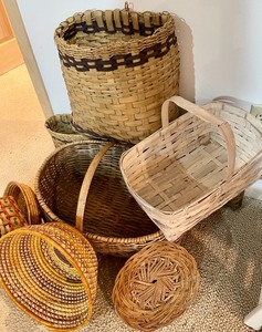 lot 133 image: Collection of Brilliant Baskets