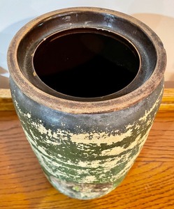 lot 140 image: Vintage Crock