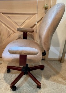 lot 162 image: Office Chair