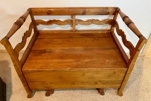 lot 180 image: Antique Swedish Maids Bench