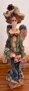 lot 390 image: Seasonal Figurines