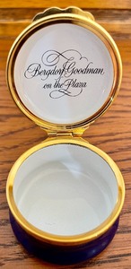 lot 387 image: Halcyon Days Enamel Trinket Box