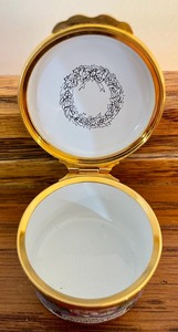 lot 279 image: Halcyon Days Enamel for Neiman Marcus Trinket Box