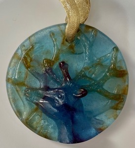 lot 371 image: Daum of France Art Glass Ornament