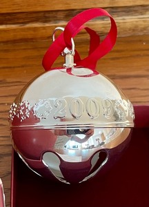 lot 378 image: Wallace Limited Edition 2009 Silver Plated Bell Ornament