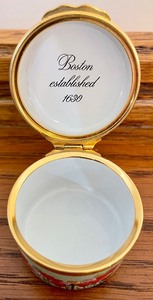 lot 376 image: Halcyon Days Enamel Trinket Box Designed by Tiffany & Company