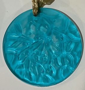 lot 485 image: 1989 Lalique Thistle Ornament