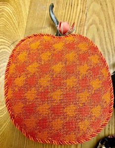 lot 532 image: Pumpkin Decor