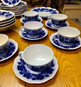 lot 529 image: Vinranka Gefle China