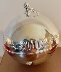 lot 514 image: 3 Wallace Silver Plated Ornaments