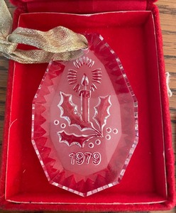 lot 492 image: 1979 Baccarat Ornament
