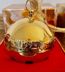 lot 500 image: 3 Wallace Silver Plated Ornaments