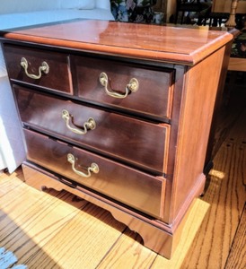 lot 308 image: Drexel Accent Table