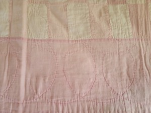 lot 323 image: Pink and White Vintage Quilt