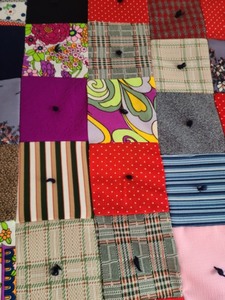 lot 321 image: Colorful Vintage Quilt