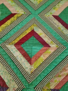 lot 324 image: Colorful Vintage Diamond Pattern Quilt