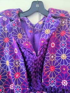 lot 332 image: Insanely Cool Vintage Oscar de la Renta Dress