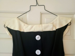 lot 333 image: Womens Black Vintage Dress