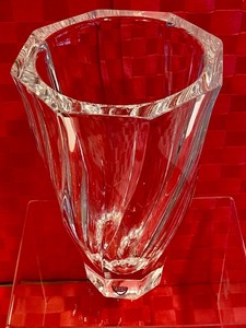 lot 74 image: Orrefors Swirled Glass Vase
