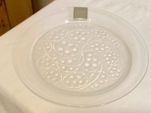 lot 83 image: Lalique 1974 Crystal Plate