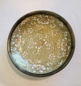lot 460 image: Pretty Decorative Dishes