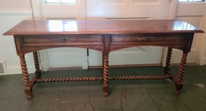 lot 552 image: Spindle Leg Console Table