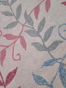lot 559 image: Large Floral Area Rug