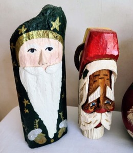lot 562 image: Variety of Carved Wood Santas