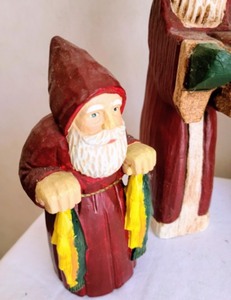 lot 565 image: And Even More Carved Wood Santas