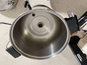 lot 411 image: Farberware 12-36 Cup Coffee Urn
