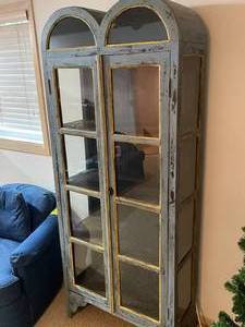 lot 415 image: Decorative Wooden 4 Shelf Display Piece