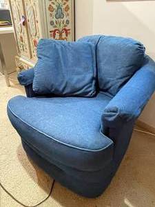 lot 417 image: Upholstered Blue Jean Denim Swivel Chair by Sherill