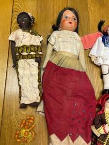 lot 430 image: Amazing Vintage Doll Lot