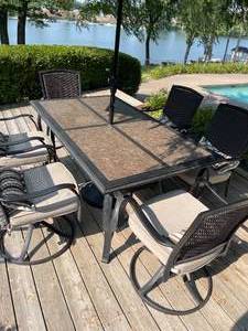 lot 438 image: Patio Set With Umbrella, 4 Chairs, 2 Rockers & Pads by La-z-Boy