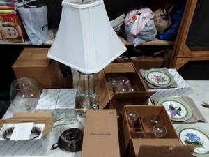lot 17 image: Large Lot Of Princess House Crystal