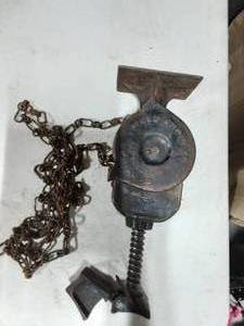 lot 19 image: Vintage Weed Chain Jack