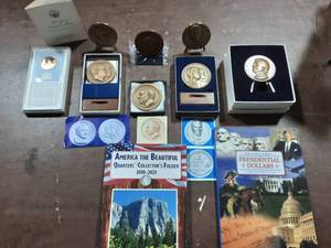lot 39 image: Collection Of Presidential Inaugural Medals, Quarter & Dollar Albums