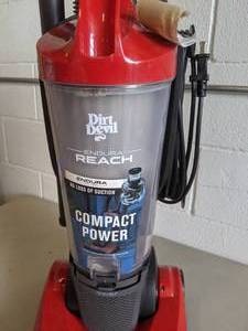 lot 161 image: Dirt Devil Endura Reach Compact Upright Vacuum