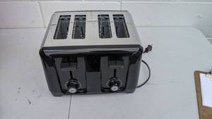 lot 13 image: Hamilton Beach Extra Wide 4-Slice Toaster
