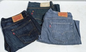 lot 89 image: Levis Jeans Lot 33