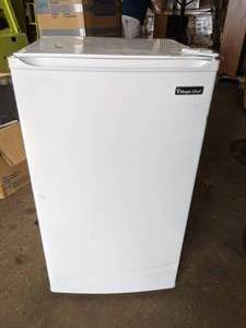 lot 239 image: Magic Chef - Mini Fridge
