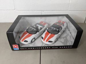 lot 217 image: Ertl 30th Anniversary Z28 Camero Boxed Set - Coupe & Convertible