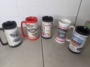 lot 218 image: Set of (5) Collectors - MN Street Rod Association - Insulated Mugs
