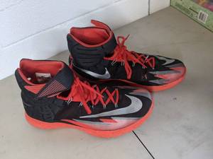 lot 221 image: Size 11.5 Red & Black Nike Basketball Shoes
