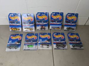 lot 224 image: Mattel Hot Wheels - 1998 (10) First Editions (in packaging) Lot 38
