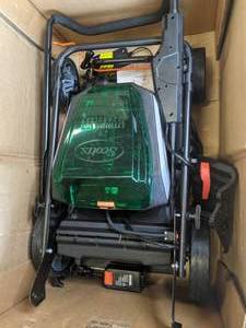 lot 201 image: CRAFTSMAN M250 160-cc 21-in Self-Propelled Gas Push Lawn Mower with Honda Engine