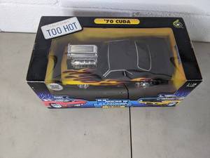 lot 212 image: Muscle Machines 70 Cuda Collectible Car