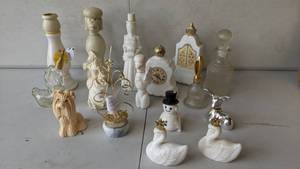 lot 234 image: Vintage Collectible Figurine Decanters - Avon Colognes Lot 22