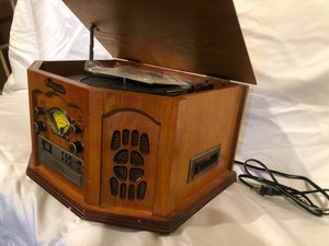 lot 6 image: Anders Nicholson cdcassetteradiorecord player