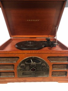 lot 7 image: Crosley cdcassetteradiorecord player